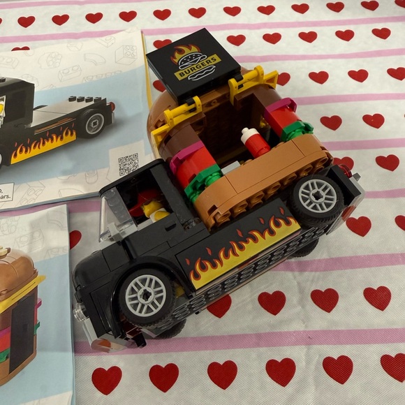 LEGO City 6404 Burger Van - Black and Tan - Picture 5 of 6